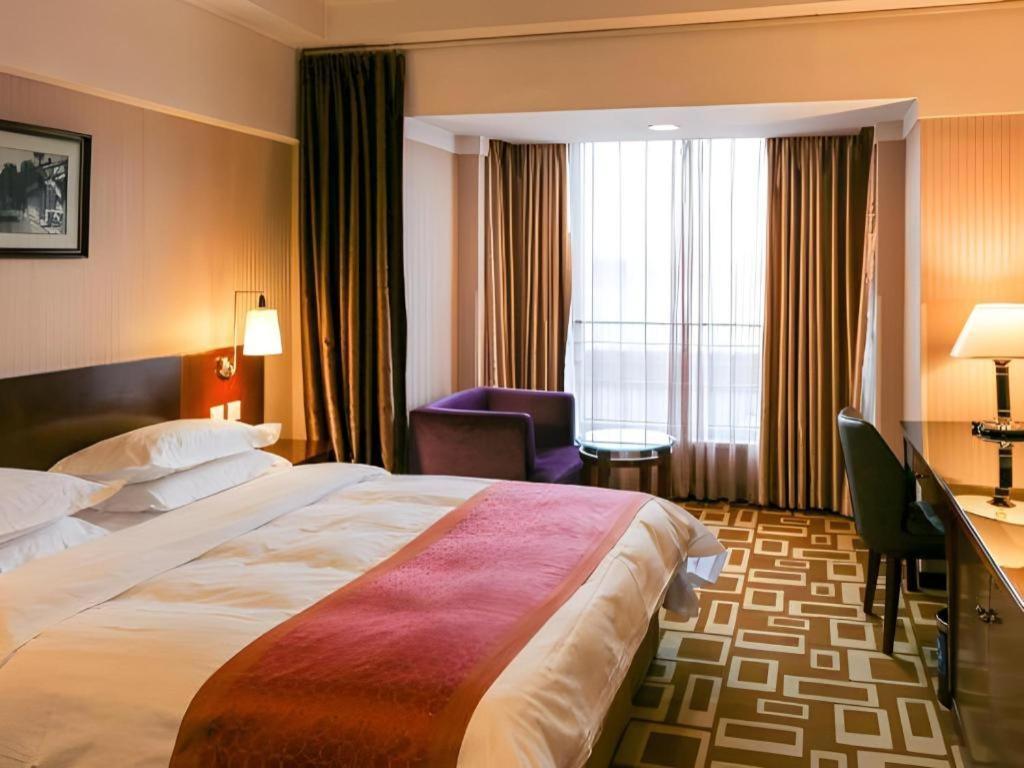 Dong Fang Hotel Beijing Exterior photo
