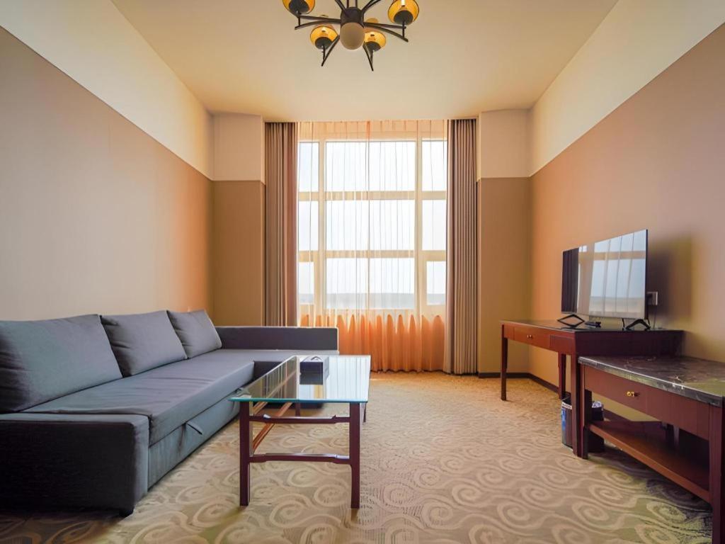 Dong Fang Hotel Beijing Exterior photo